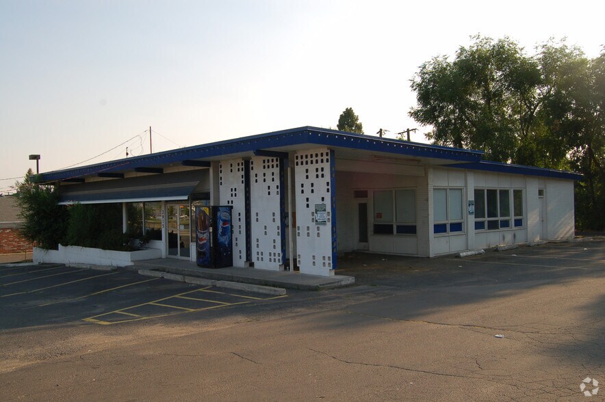 More Photos Of 2915 N Division St, Spokane Freestanding For Lease