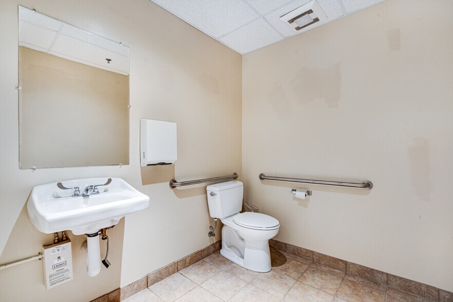 More Photos Of 1254 Broadway, Sonoma Office For Sale