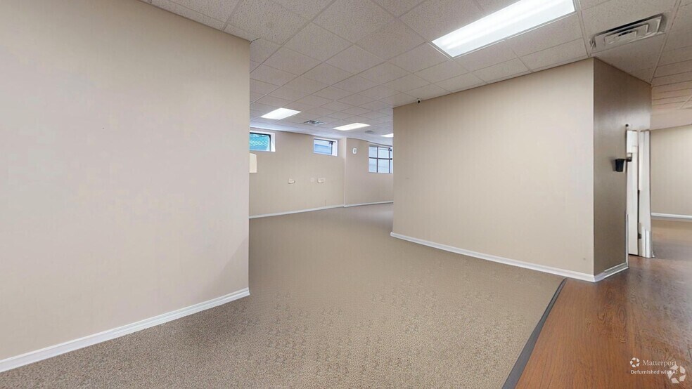 More Photos Of 700-710 Hospital Dr, Crestview Medical For Lease