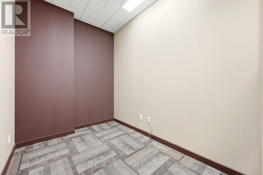 More Photos Of 158 Guelph St, Halton Hills Freestanding For Lease