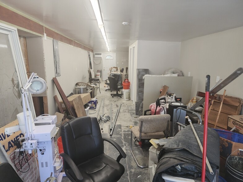 More Photos Of 9618 FM 1462 Rd, Alvin Convenience Store For Sale