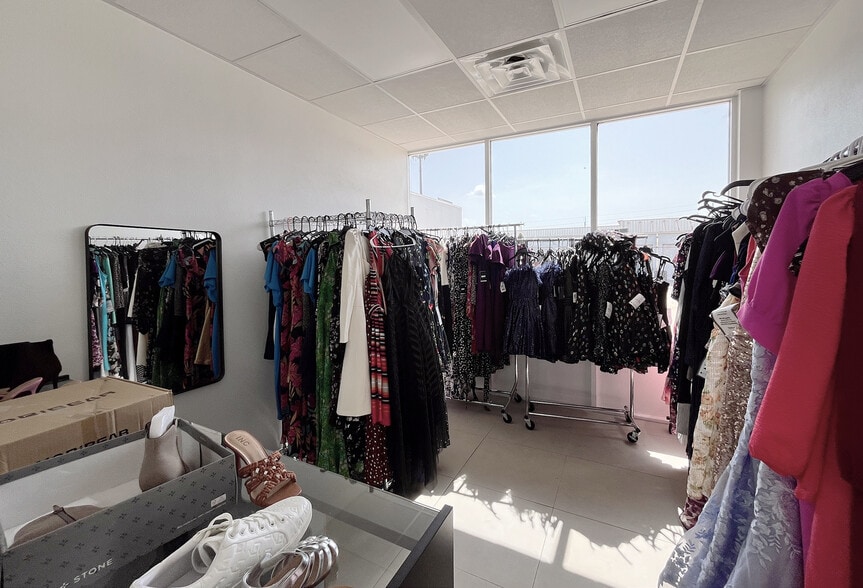 More Photos Of 16210 Clay Rd, Houston Auto Repair For Lease