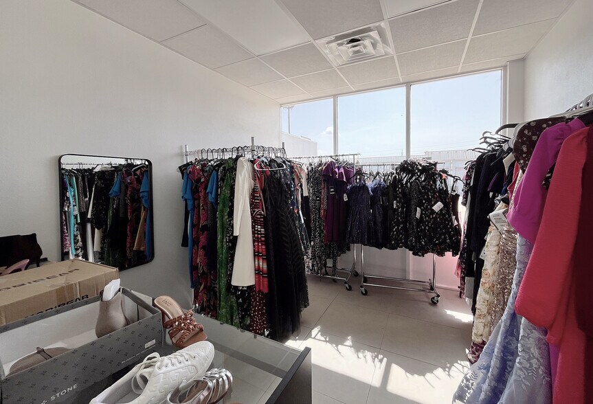 More Photos Of 16210 Clay Rd, Houston Auto Repair For Lease