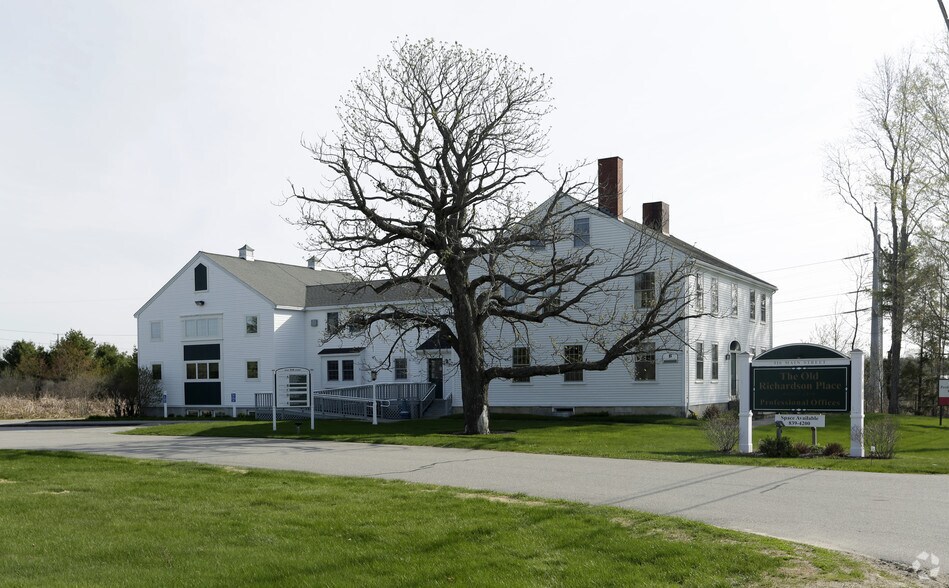 More Photos Of 510 Main St, Gorham Office For Lease