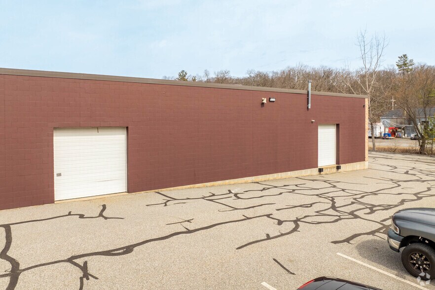 More Photos Of 140 Shrewsbury St, Boylston Flex For Sale