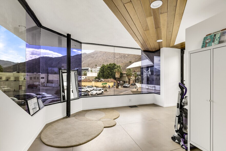 More Photos Of 201 N Indian Canyon Dr, Palm Springs Storefront Retail Office For Sale
