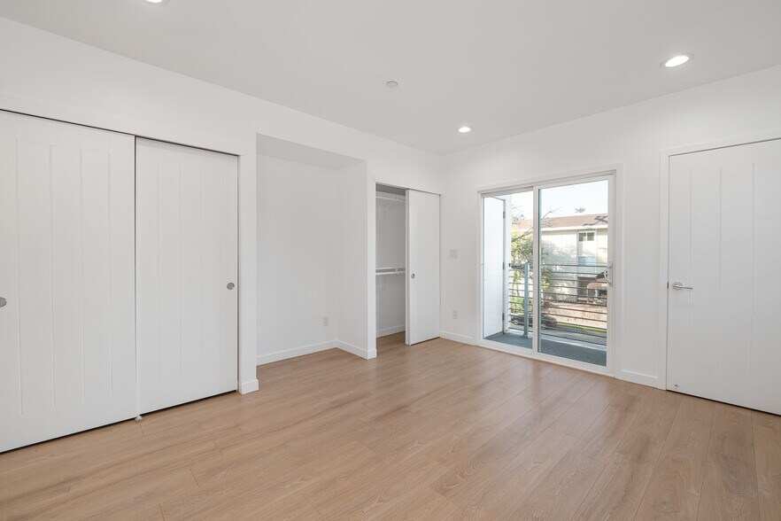 More Photos Of 10706 Camarillo St, Toluca Lake Apartments For Sale