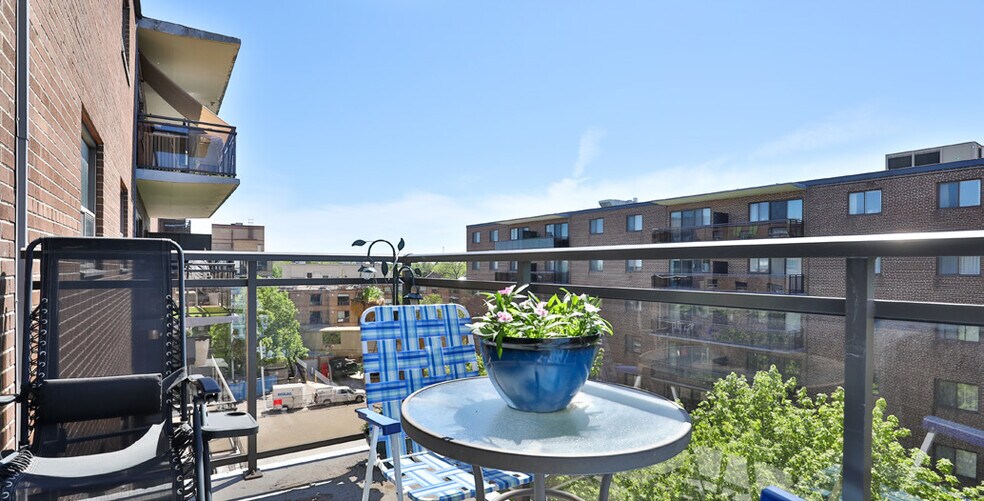 More Photos Of 1059 Don Mills Rd, Toronto Apartments For Sale