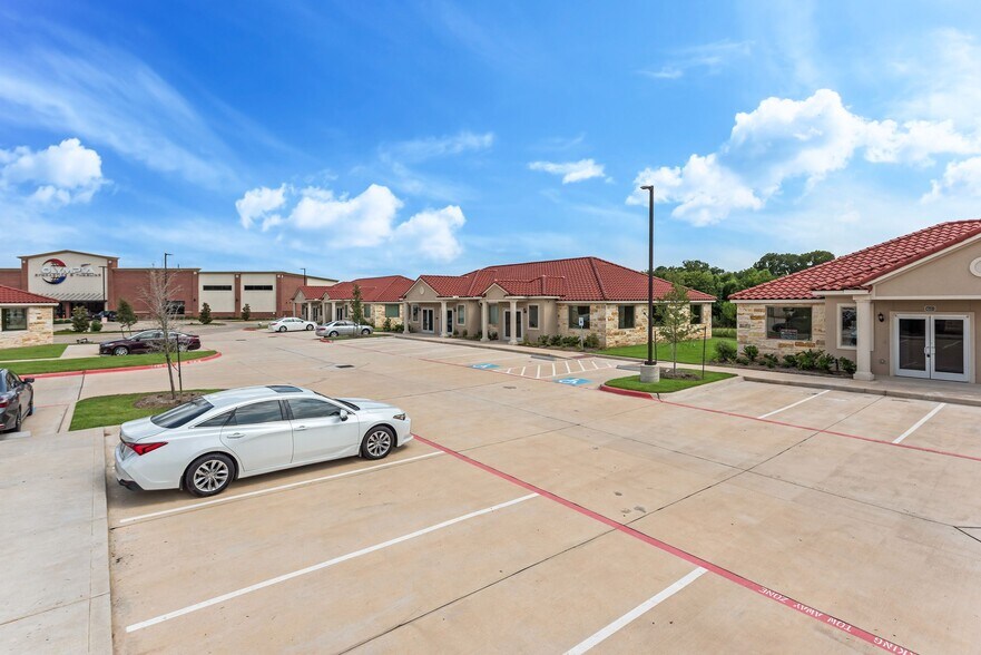 More Photos Of 7070 Knights Ct, Missouri City Office For Lease