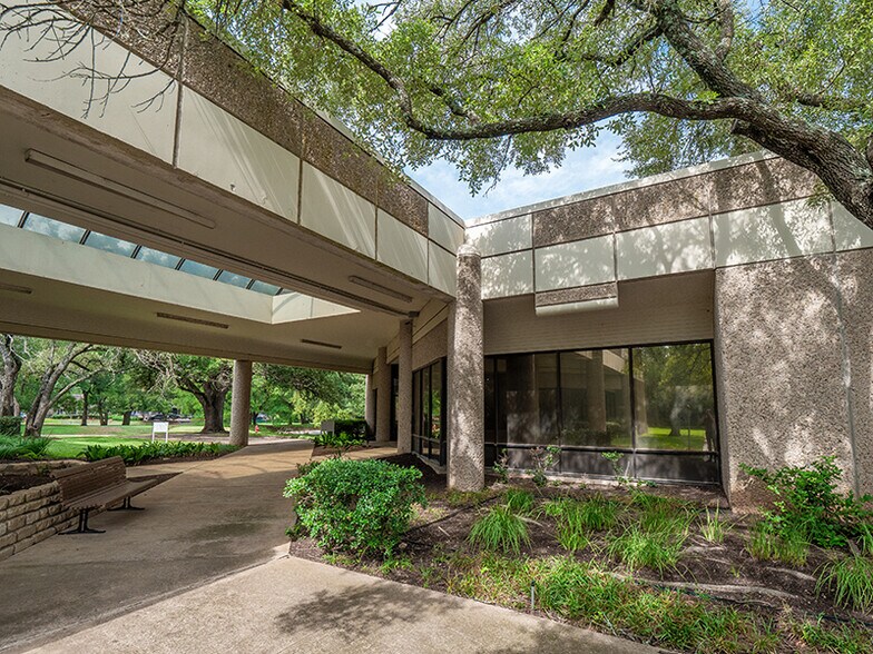 More Photos Of 12303 Technology Blvd, Austin Unknown For Lease