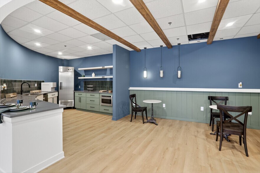 More Photos Of 5955 State Bridge Rd, Johns Creek Coworking Space