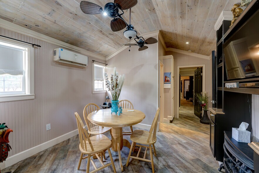 More Photos Of 4388 County Road 197, Alvin Specialty For Sale