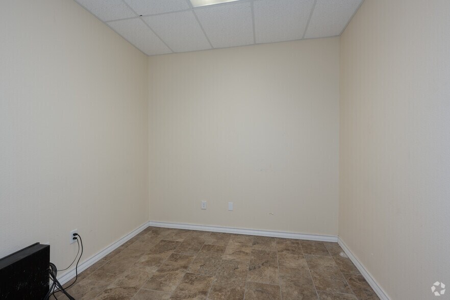 More Photos Of 10800 State Highway 191, Midland Manufacturing For Lease