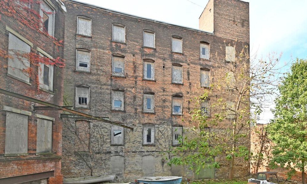 More Photos Of 2025 Dunlap St, Cincinnati Light Manufacturing For Sale