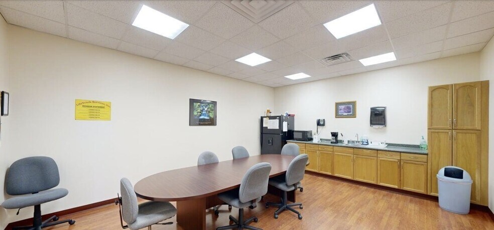 More Photos Of 1271 Port Dr, Clarkston Office For Sale