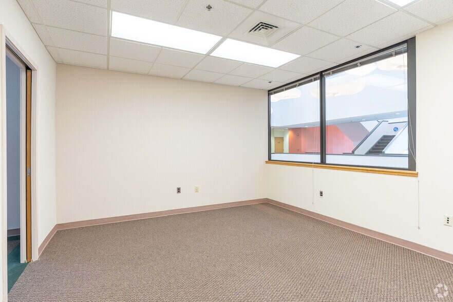More Photos Of 101 Lindenwood Dr, Malvern Unknown For Sale