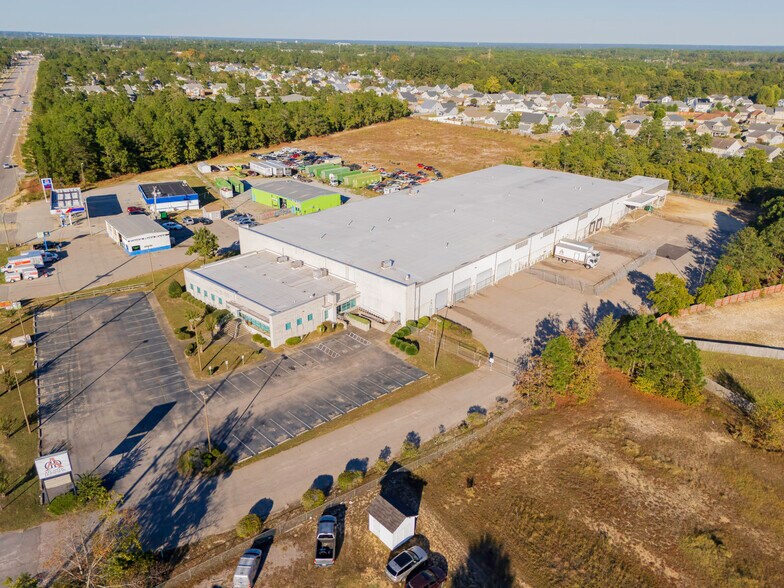 More Photos Of 3641 Legion Rd, Hope Mills Warehouse For Lease