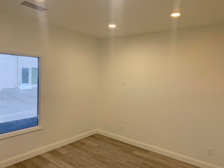 More Photos Of 415-419 E Cross Ave, Tulare Office For Lease