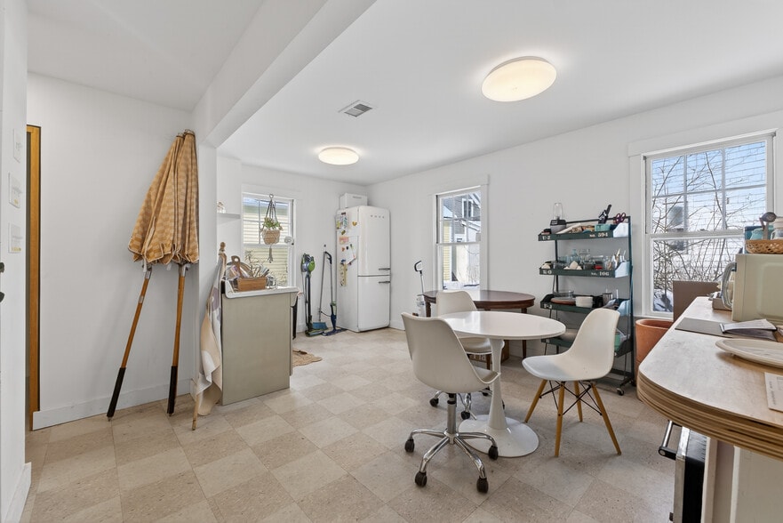 More Photos Of 10 Walker St, Kittery Loft Creative Space For Lease