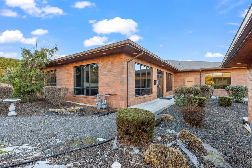 More Photos Of 309 72nd, Yakima Office For Lease