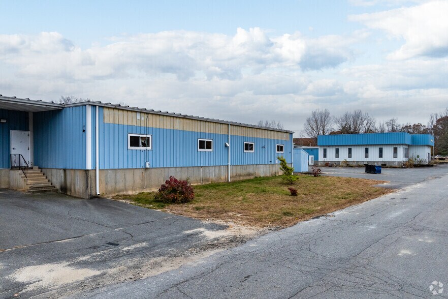 More Photos Of 151 Harrison St, Athol Manufacturing For Lease