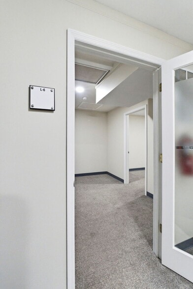 More Photos Of 1420-1426 E Bradford Pky, Springfield Medical For Lease