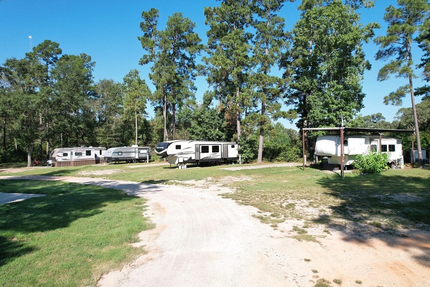 More Photos Of 6300 FM 3081, Willis Manufactured Housing Mobile Home Park For Sale