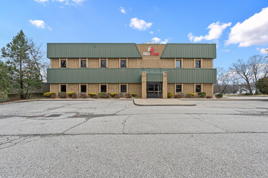 More Photos Of 7200 US-150, Greenville Office For Sale