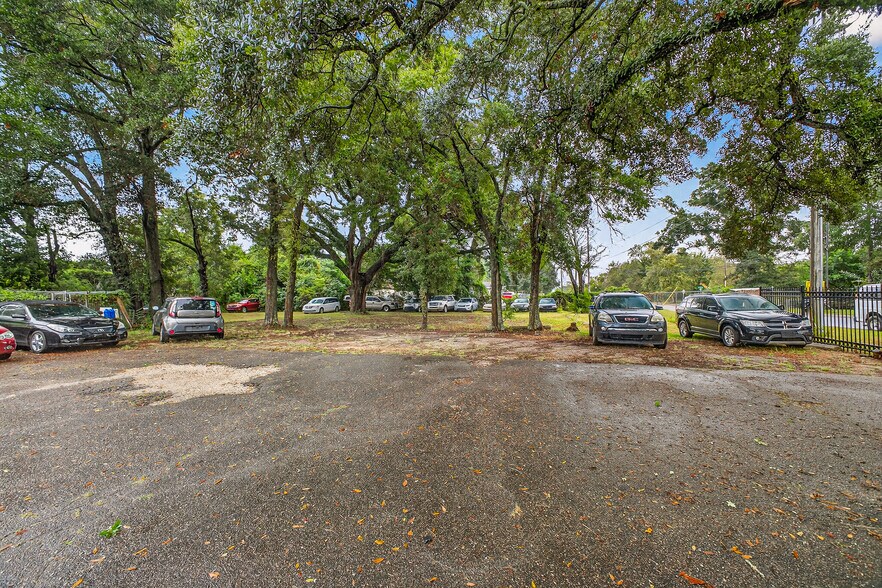 More Photos Of 1500 N Pace Blvd, Pensacola Freestanding For Sale