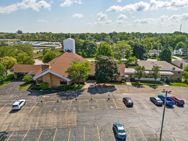 More Photos Of 47 Church St, Lake Zurich Religious Facility For Sale