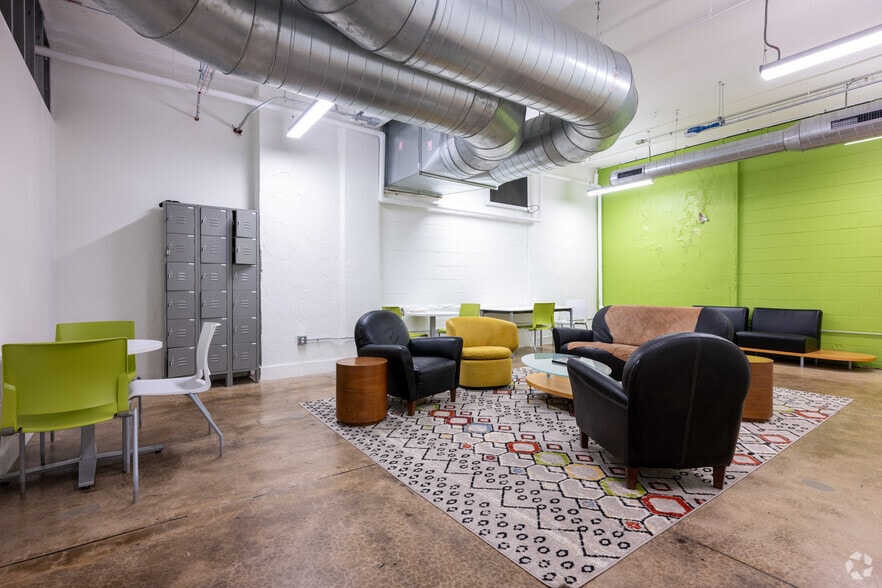 More Photos Of 111 W Lewis St, Greensboro Office For Lease