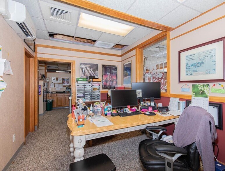More Photos Of 1630 Commercial St, Warsaw Restaurant For Sale