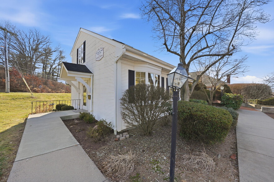 More Photos Of 1050 Sullivan Ave, South Windsor Medical For Sale