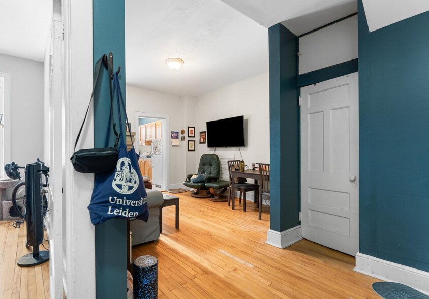 More Photos Of 484-486 Gilmour St, Ottawa Apartments For Sale