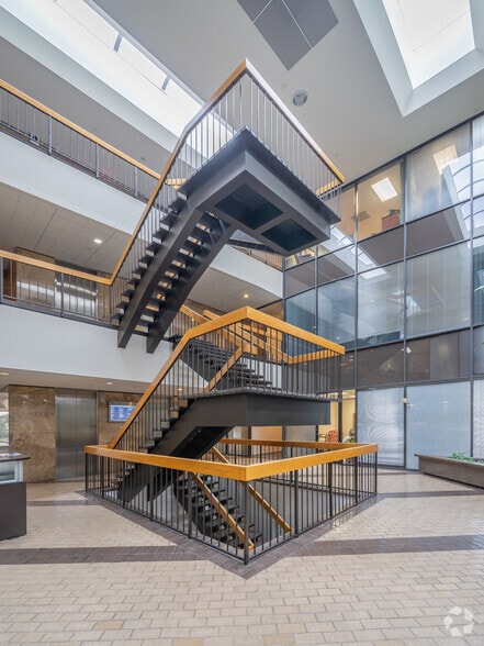 More Photos Of 2121 Sage Rd, Houston Office For Lease