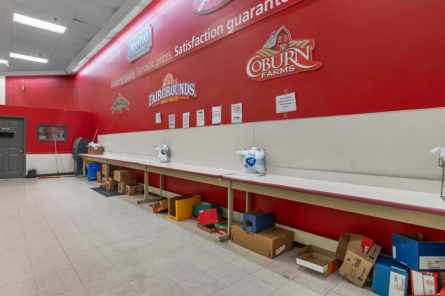 More Photos Of 121 S Sprigg St, Cape Girardeau Supermarket For Sale