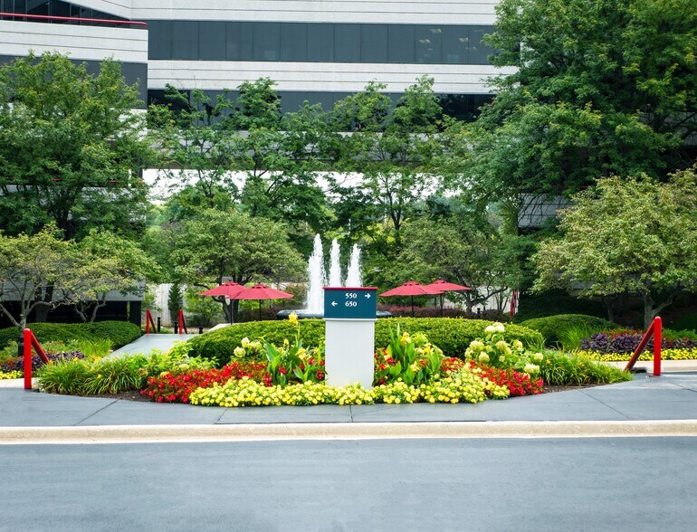 More Photos Of 550-650 Warrenville Rd, Lisle Office For Lease