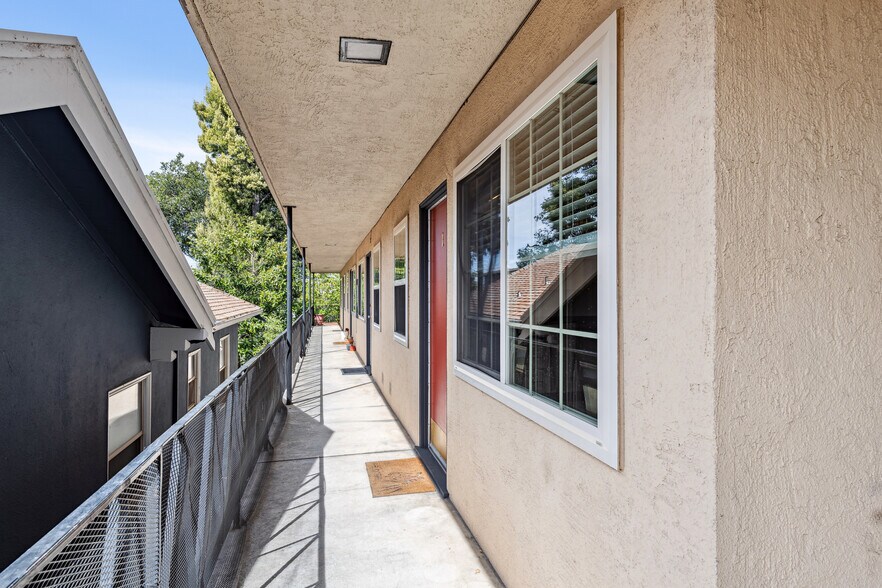 More Photos Of 5445 Broadway, Oakland Apartments For Sale