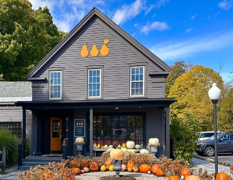 More Photos Of 114 Cemetery Ave, Manchester Center Office For Sale