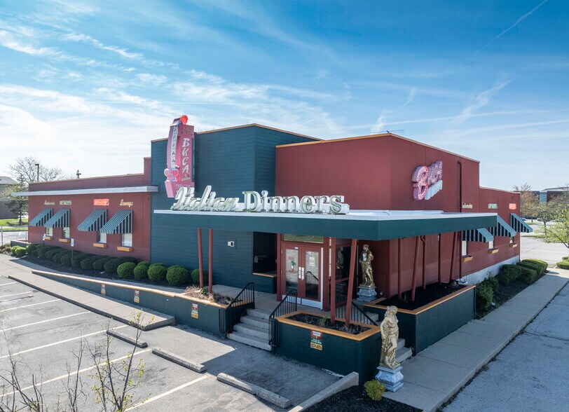 Primary Photo Of 6045 E 86th St, Indianapolis Restaurant For Sale