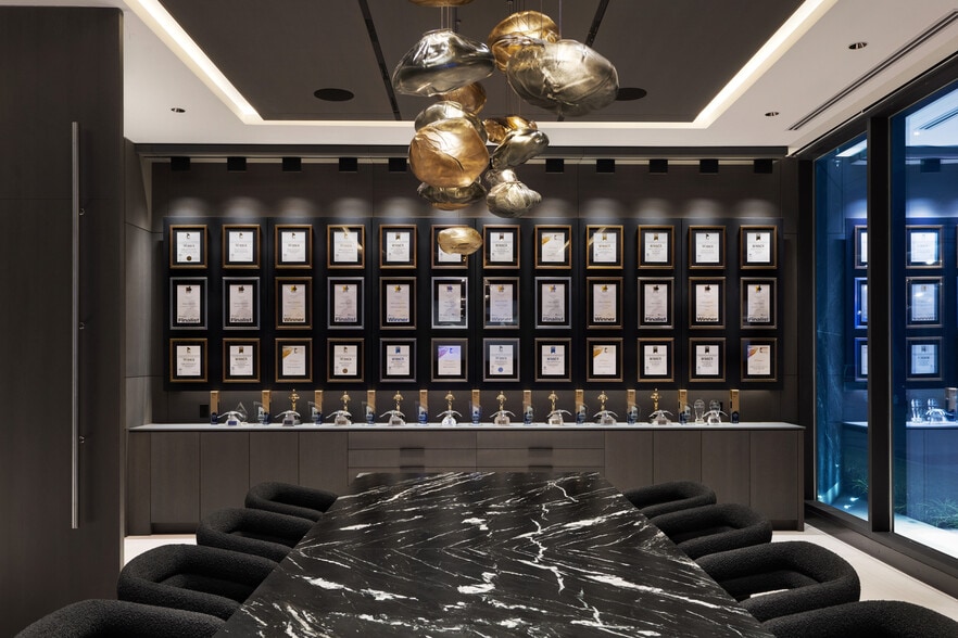 More Photos Of 1406 Pemberton Ave, North Vancouver Storefront For Sale