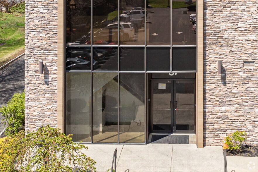 More Photos Of 67 Mountain Blvd, Warren Office For Lease