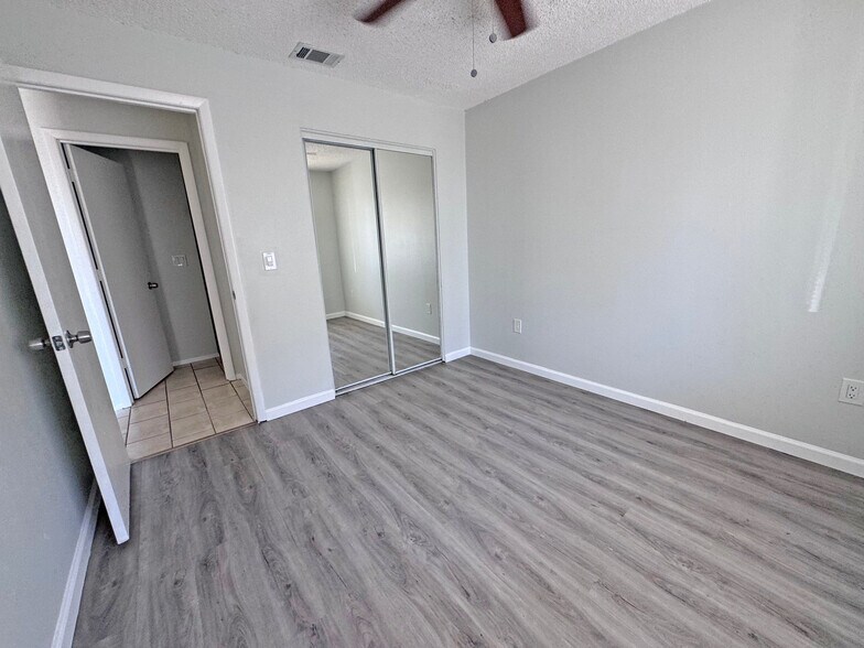 More Photos Of 1005-1009 63rd Ave W, Bradenton Apartments For Sale