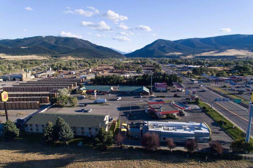 More Photos Of 105 Centennial Dr, Livingston Hotel For Sale