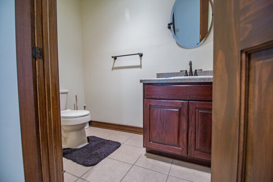 More Photos Of 1946 State Route 208, Pulaski Office For Sale