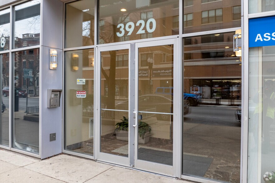 More Photos Of 3916-3920 N Sheridan Rd, Chicago Apartments For Lease