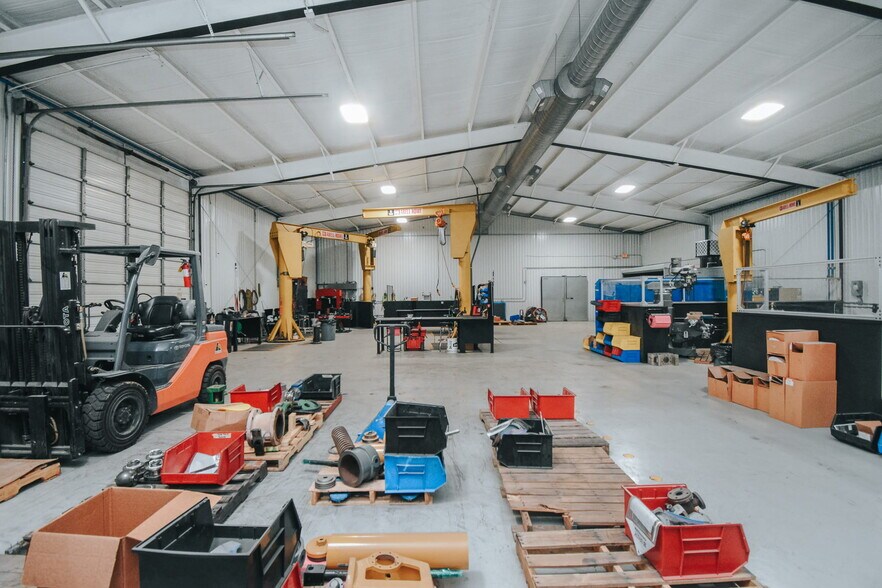 More Photos Of 13012 Navarro st, Victoria Flex For Sale