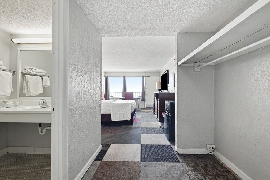 More Photos Of 1415 S Ocean Blvd, North Myrtle Beach Hotel For Sale