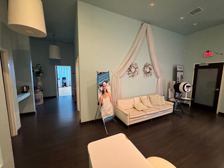 More Photos Of 2140 W Grande Blvd, Tyler Medical For Lease