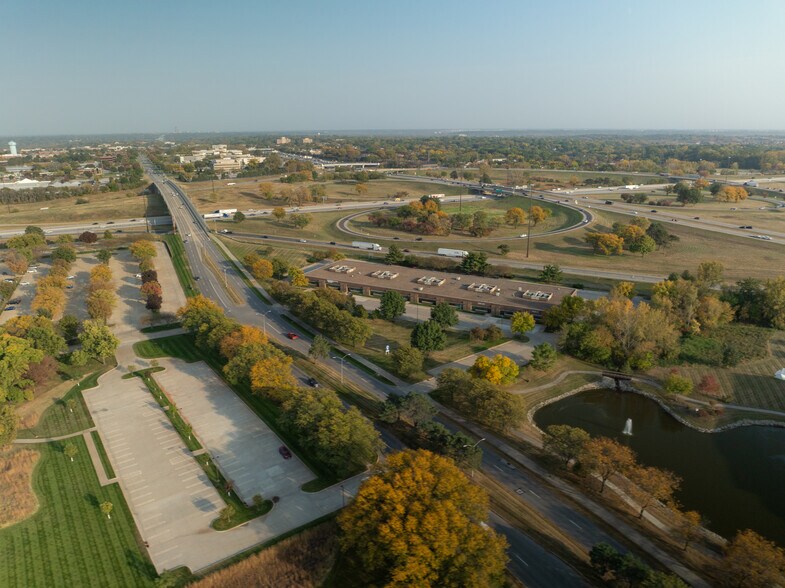 More Photos Of 5500 Westown Pky, West Des Moines Office For Lease